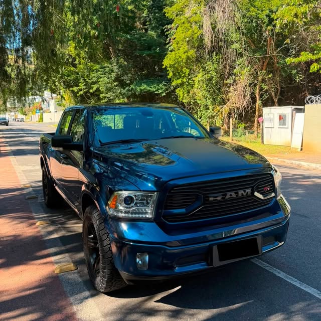 RAM CLASSIC LARAMIE - Imagem 2