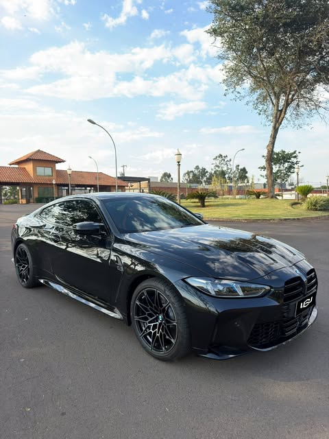 BMW M4 COMPETITION - Imagem 1