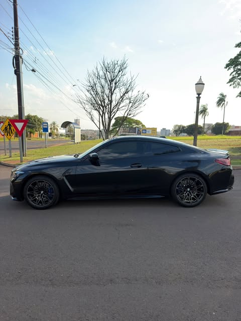 BMW M4 COMPETITION - Imagem 11