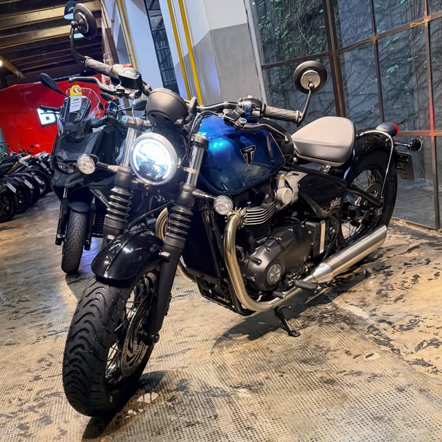 TRIUMPH BONNEVILLE BOBBER 1200 - Imagem 6