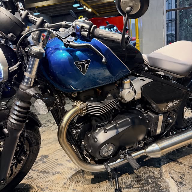 TRIUMPH BONNEVILLE BOBBER 1200 - Imagem 8