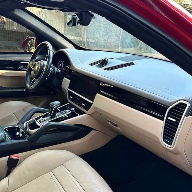 PORSCHE CAYENNE E-HYBRID - Imagem 8