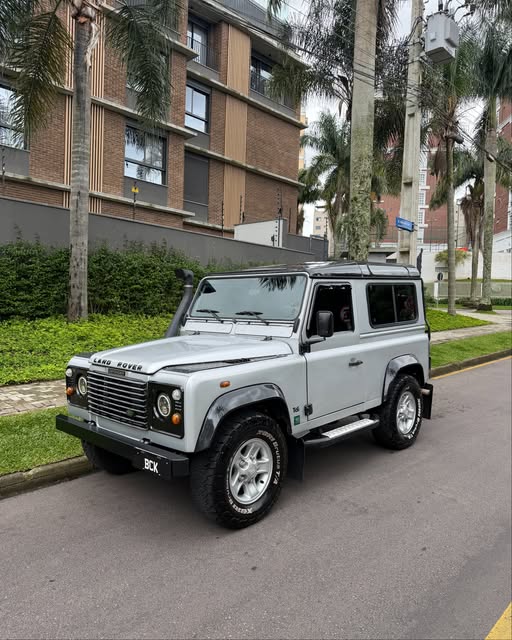 LAND ROVER DEFENDER - Imagem 2