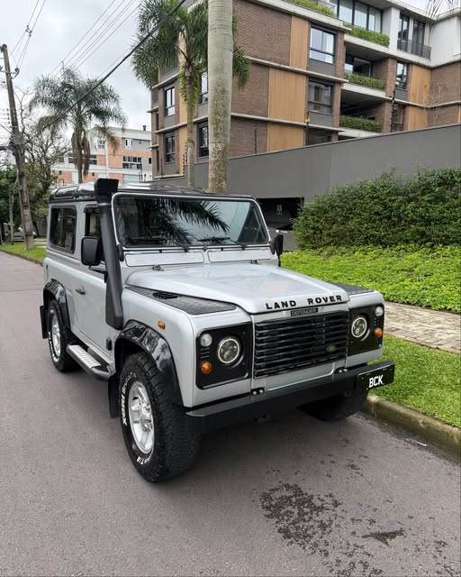 LAND ROVER DEFENDER - Imagem 7