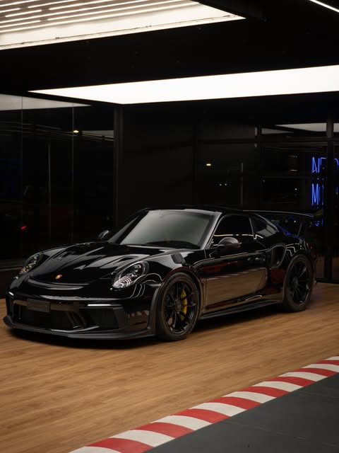PORSCHE 911 GT3 RS - Imagem 13