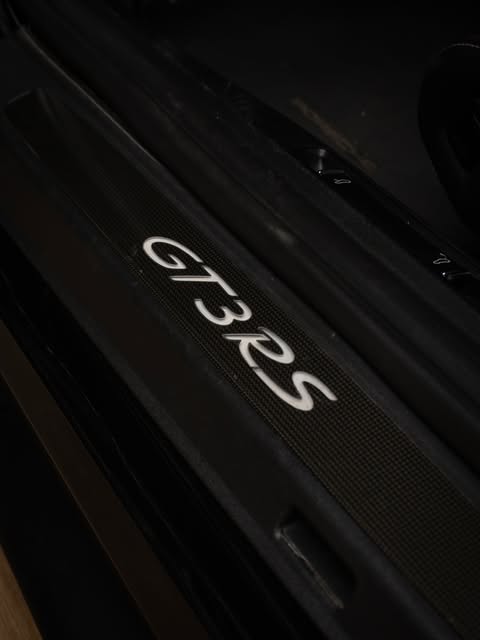 PORSCHE 911 GT3 RS - Imagem 16