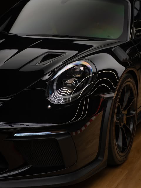 PORSCHE 911 GT3 RS - Imagem 17