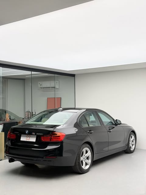 BMW 320I - Imagem 11