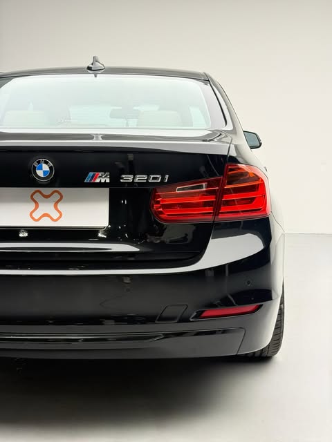 BMW 320I - Imagem 10