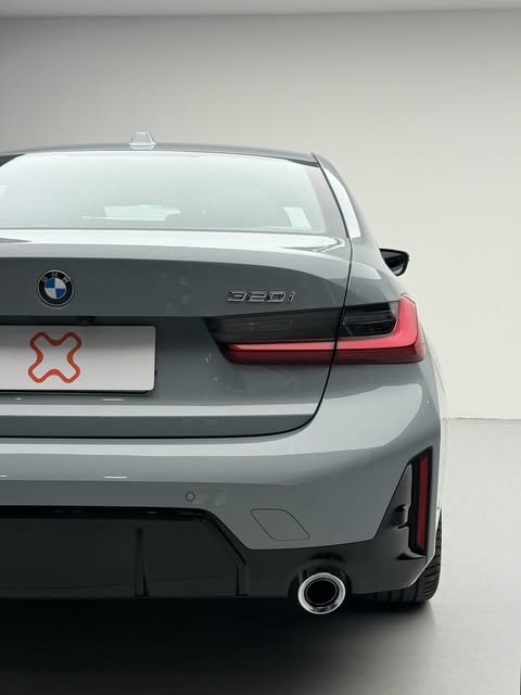 BMW 320I M SPORT - Imagem 12