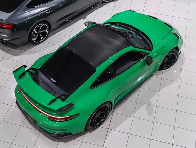 PORSCHE 911 GT3 - Imagem 5