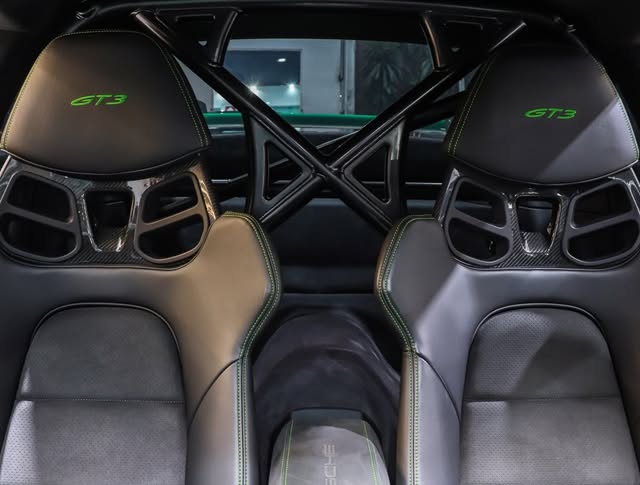PORSCHE 911 GT3 - Imagem 9