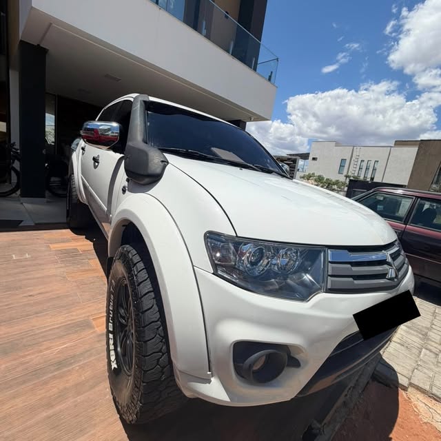 MITSUBISHI L200 - Imagem 3