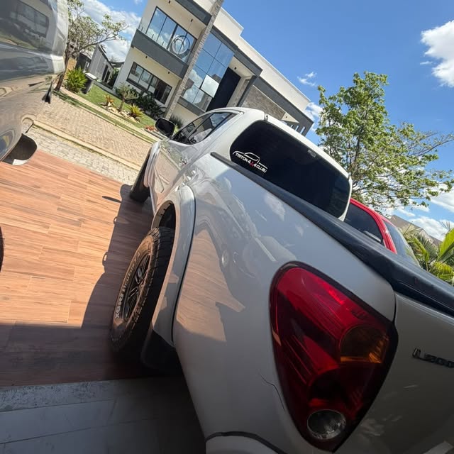MITSUBISHI L200 - Imagem 5