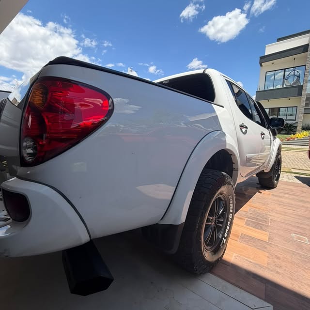 MITSUBISHI L200 - Imagem 6
