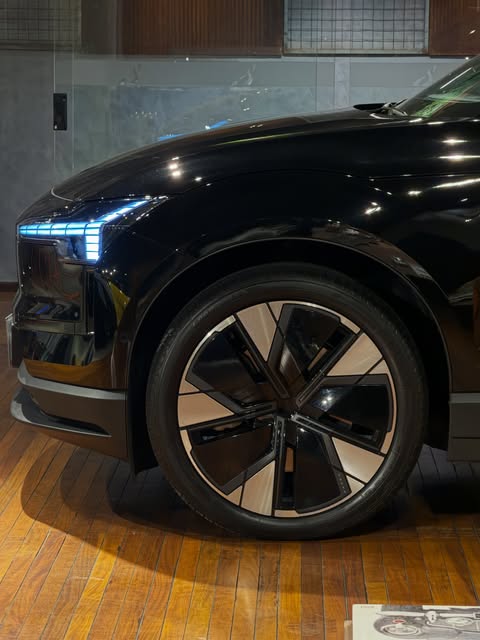 VOLVO EX30 ULTRA - Imagem 17