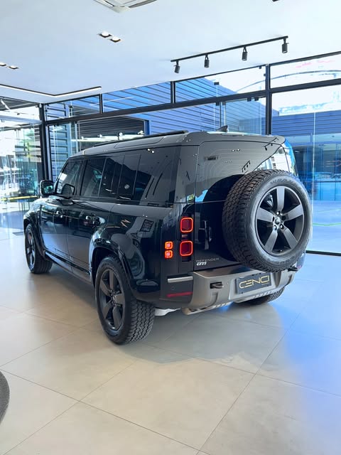 LAND ROVER DEFENDER SE X-DYNAMIC - Imagem 5