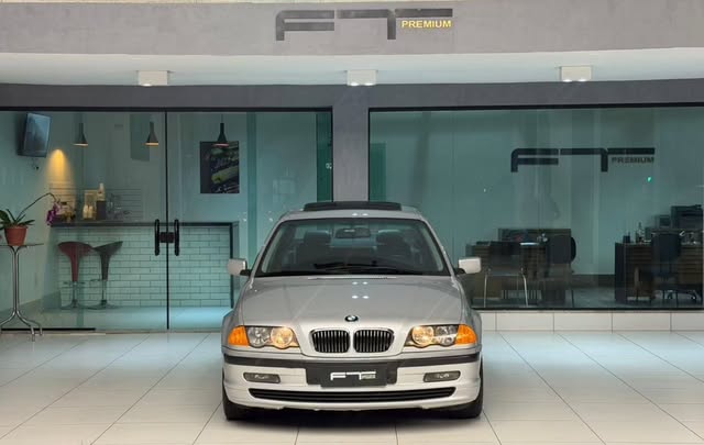 BMW 323I - Imagem 2