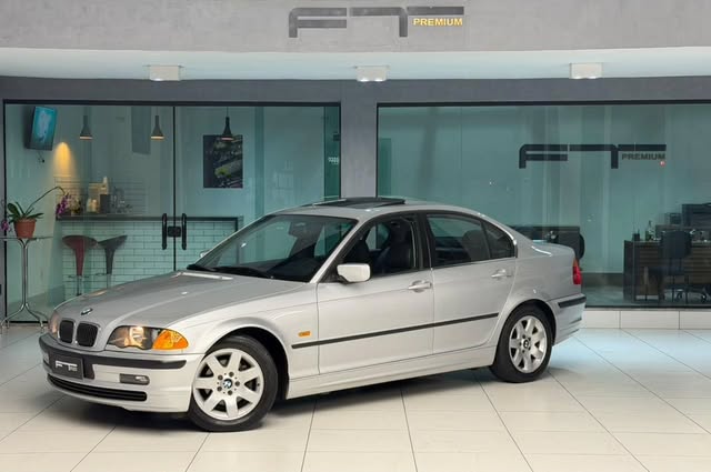 BMW 323I - Imagem 4