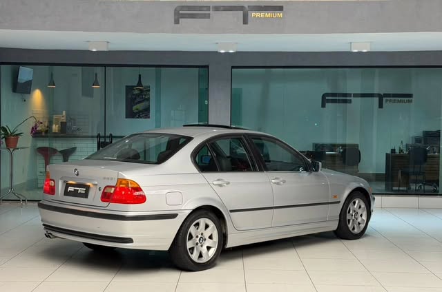 BMW 323I - Imagem 5