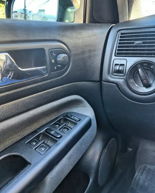 VOLKSWAGEN GOLF - Imagem 13