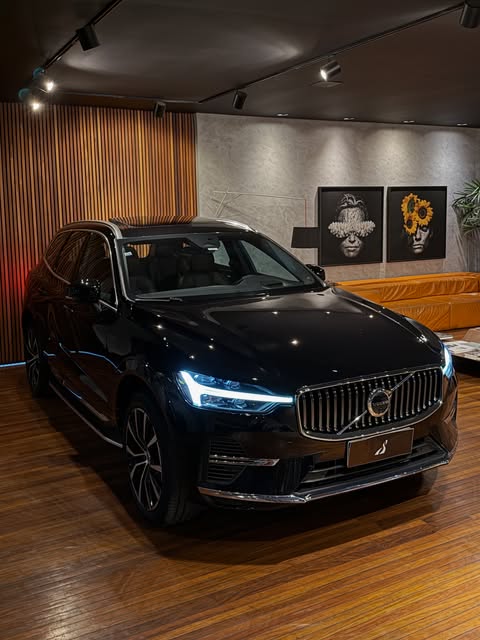 VOLVO XC60 T8 ULTIMATE - Imagem 1
