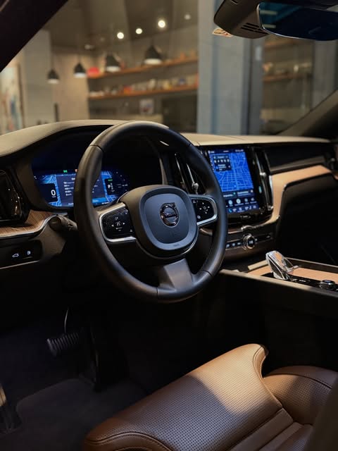 VOLVO XC60 T8 ULTIMATE - Imagem 17