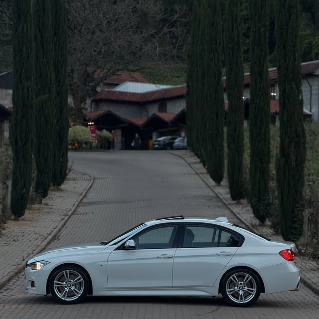 BMW 335I M SPORT - Imagem 13