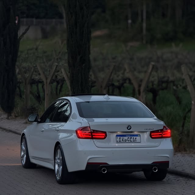 BMW 335I M SPORT - Imagem 19