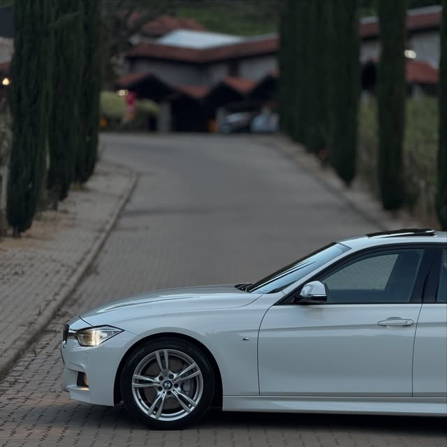 BMW 335I M SPORT - Imagem 4