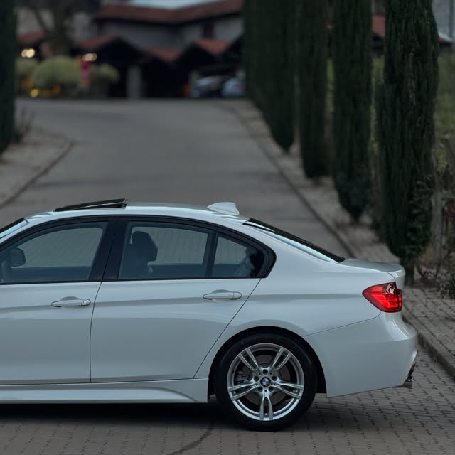 BMW 335I M SPORT - Imagem 5