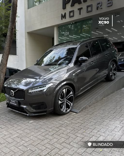 VOLVO XC90 T8 RECHARGE ULTIMATE DARK - Imagem 1