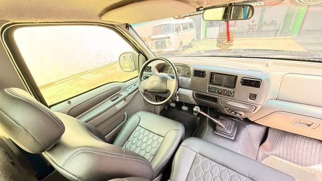 FORD F-250 XLT-L - Imagem 11