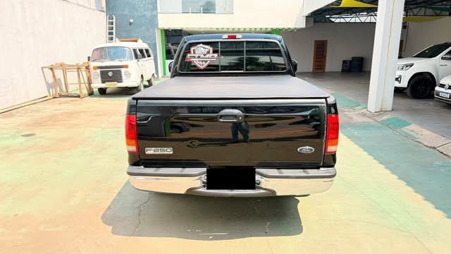 FORD F-250 XLT-L - Imagem 12