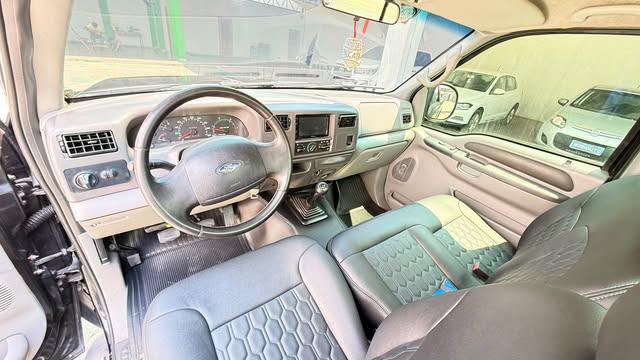 FORD F-250 XLT-L - Imagem 6