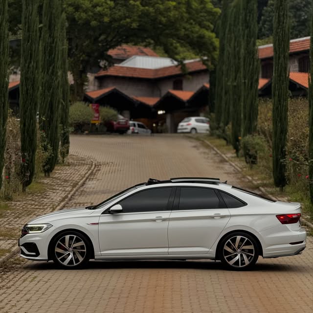 VOLKSWAGEN JETTA GLI 350TSI - Imagem 11