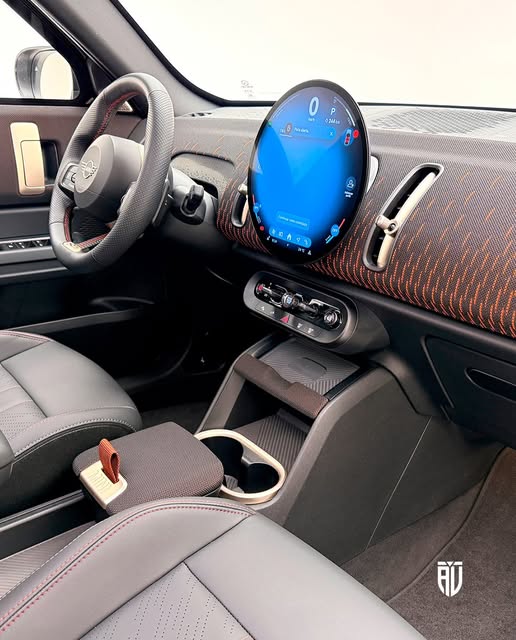 MINI COUNTRYMAN JOHN COOPER WORKS EXCLUSIVE - Imagem 9