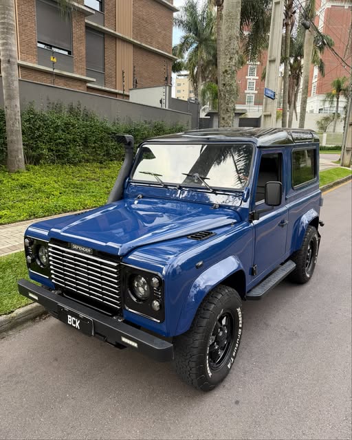 LAND ROVER DEFENDER - Imagem 1