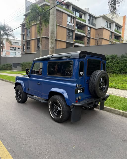 LAND ROVER DEFENDER - Imagem 3