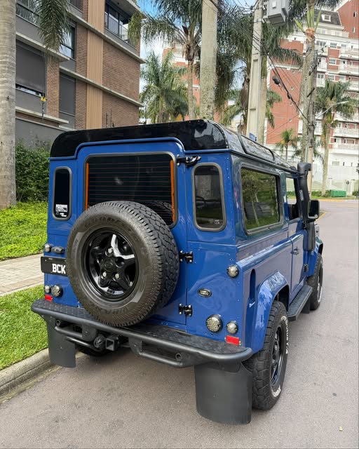 LAND ROVER DEFENDER - Imagem 4