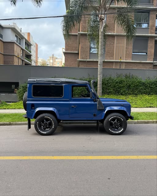 LAND ROVER DEFENDER - Imagem 5