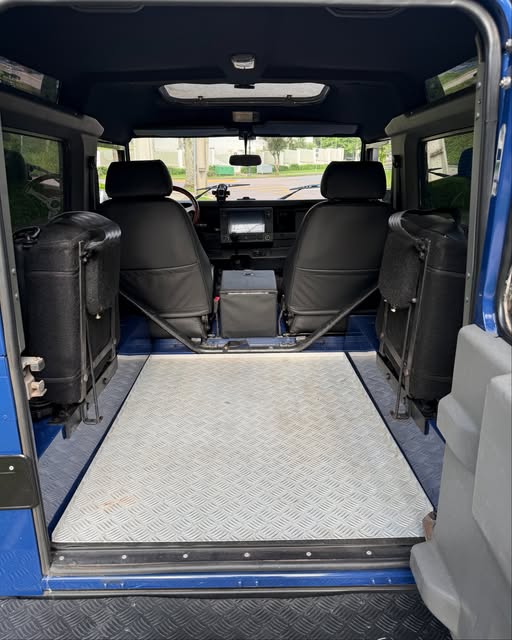 LAND ROVER DEFENDER - Imagem 9