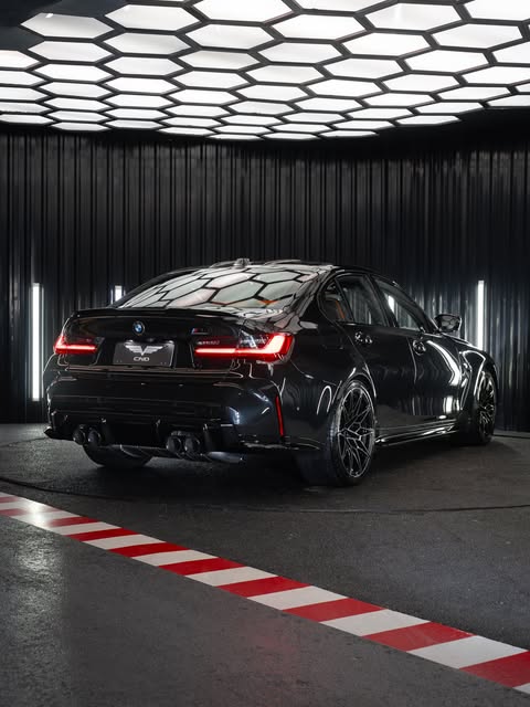 BMW M3 COMPETITION - Imagem 16