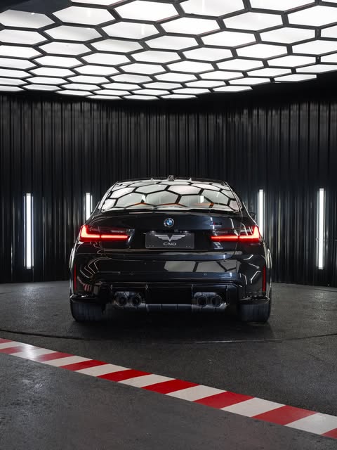 BMW M3 COMPETITION - Imagem 18