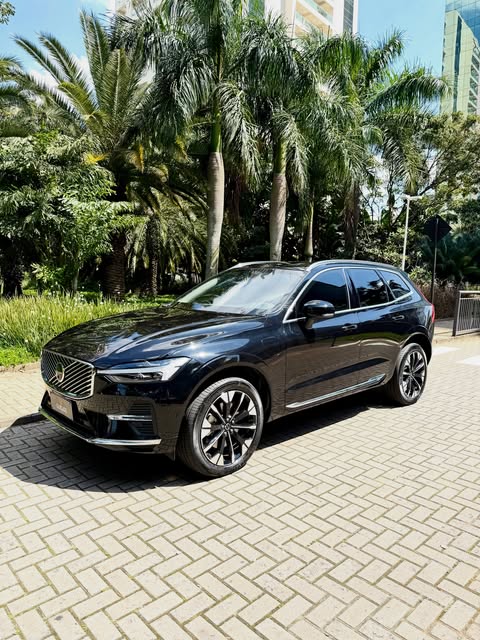 VOLVO XC60 T8 ULTRA TURBO - Imagem 1