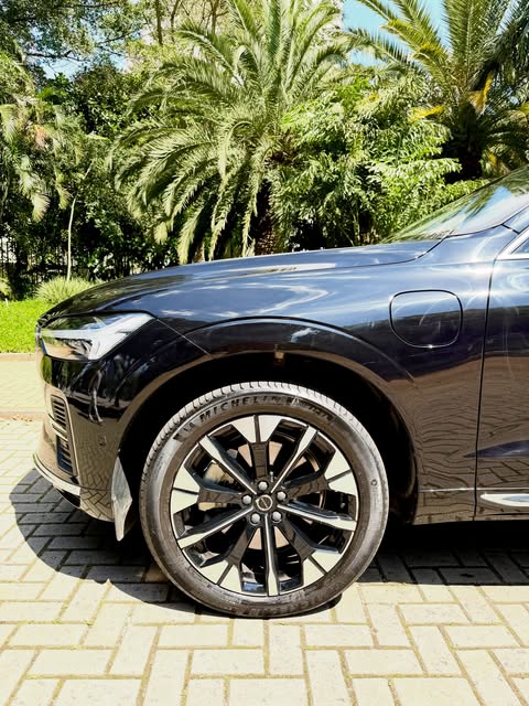 VOLVO XC60 T8 ULTRA TURBO - Imagem 3