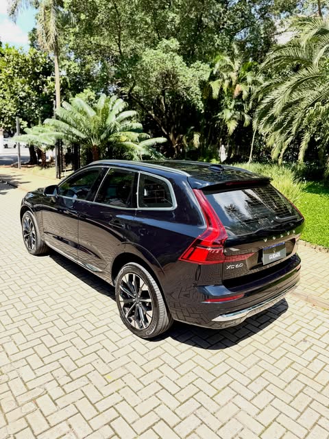 VOLVO XC60 T8 ULTRA TURBO - Imagem 5