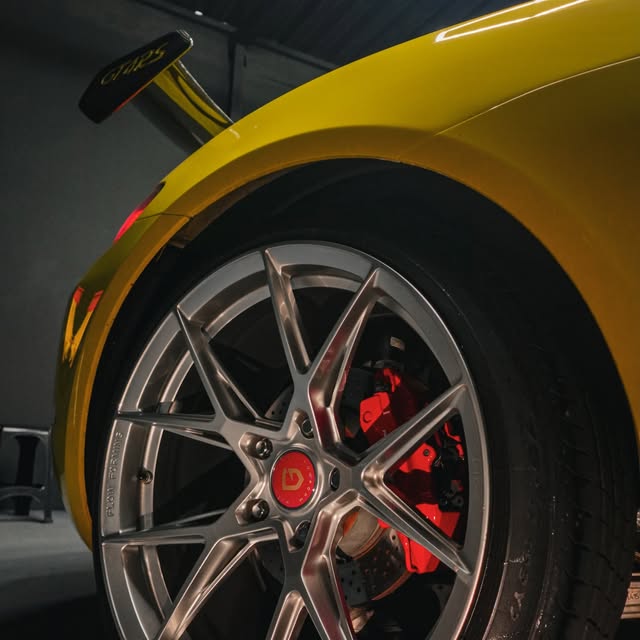 PORSCHE CAYMAN 718 - Imagem 12