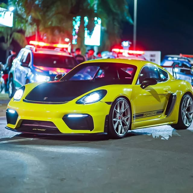 PORSCHE CAYMAN 718 - Imagem 13