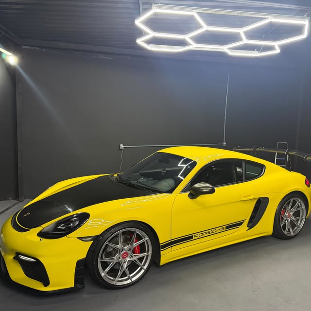 PORSCHE CAYMAN 718 - Imagem 5